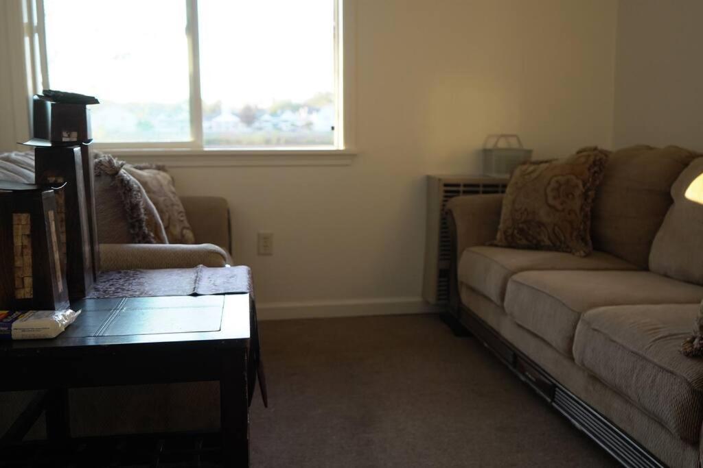 شقة تروي  في Queen Bed Beautiful Sunset W River View Fast Wifi المظهر الخارجي الصورة